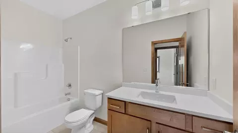 Bath - 1693 Cherry St E, Mazeppa, MN 55956 photo 1 of 4