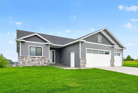 Exterior - 1693 Cherry St E, Mazeppa, MN 55956 photo 2 of 9