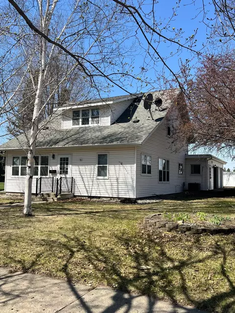 521 9th Ave, Madison, MN 56256