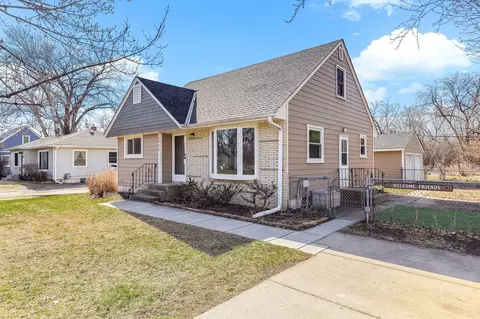 8933 Wally Dr, Golden Valley, MN 55427