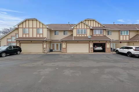 4013 Meadowlark Curv, Eagan, MN 55122