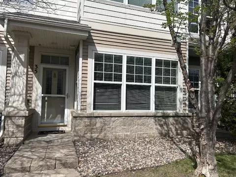 625 Wesley Commons Dr #35, Golden Valley, MN 55427