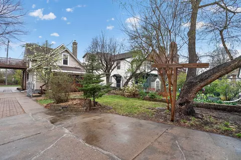 321 22nd Ave NE, Minneapolis, MN 55418