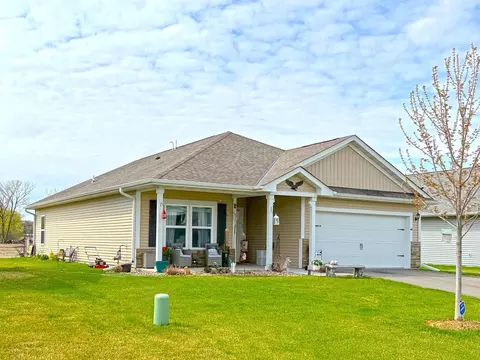 501 Valley Dr W, Annandale, MN 55302