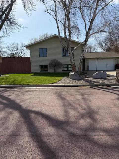 604 S Dekalb St, Redwood Falls, MN 56283