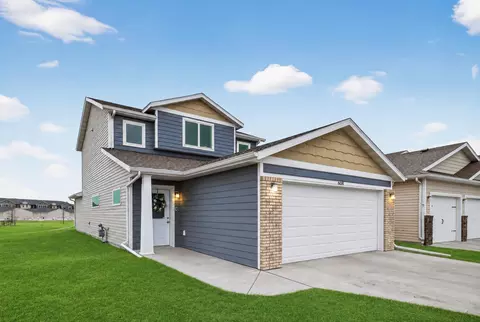 6661 21st St S, Fargo, ND 58104
