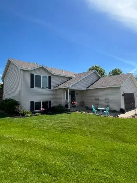 Exterior - 5736 Eagle Ct, Saint Cloud, MN 56303 photo 7 of 12