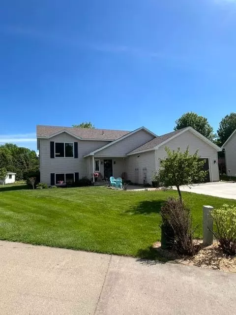 Exterior - 5736 Eagle Ct, Saint Cloud, MN 56303 photo 2 of 12