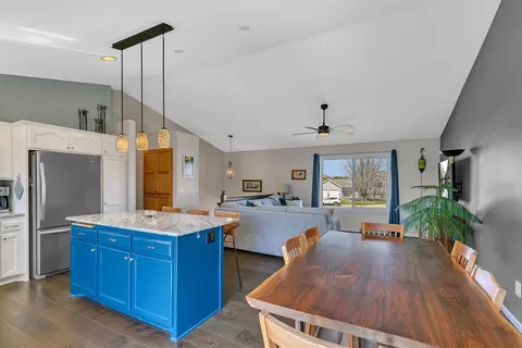 Kitchen - 5736 Eagle Ct, Saint Cloud, MN 56303 photo 4 of 5