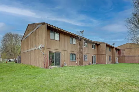 987 11th Ave SW, Forest Lake, MN 55025