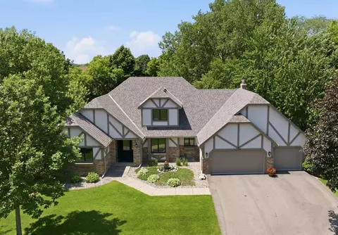 1316 Summit Oaks Dr, Burnsville, MN 55337