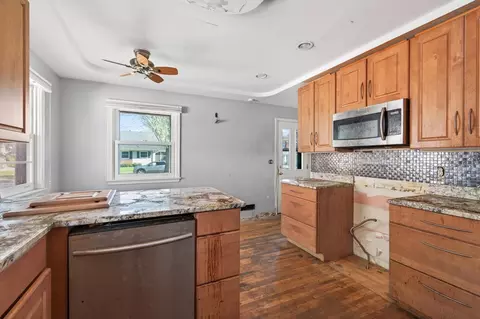 Kitchen - 709 E 61st St, Minneapolis, MN 55417 photo 3 of 4