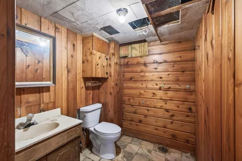 Bath - 709 E 61st St, Minneapolis, MN 55417 photo 2 of 2