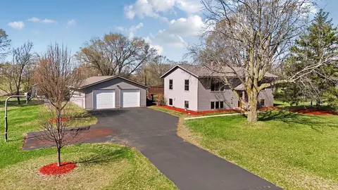 7481 State St, Clear Lake, MN 55319