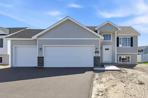 1316 Woods Rd NE, Isanti, MN 55040
