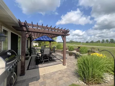 Exterior - 2509 7th Ave SE, Willmar, MN 56201 photo 6 of 7
