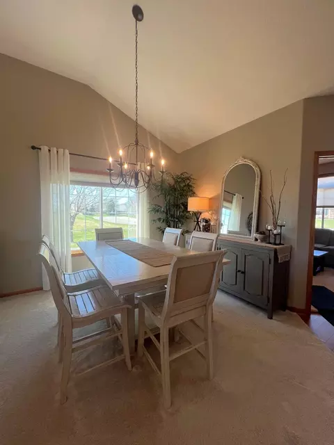Dining - 2509 7th Ave SE, Willmar, MN 56201 photo 3 of 6