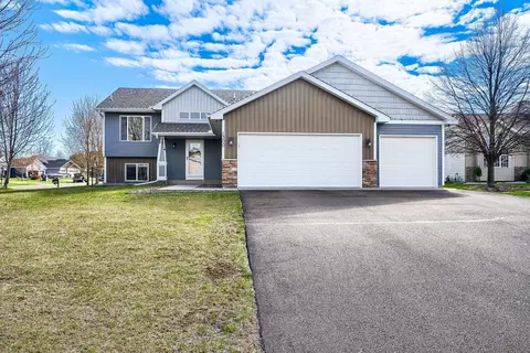 1300 Ironwood Ct SW, Isanti, MN 55040