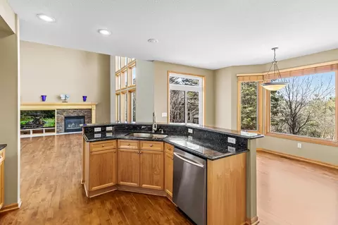 Kitchen - 1517 Covington Ln, Eagan, MN 55122 photo 2 of 4