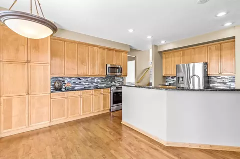 Kitchen - 1517 Covington Ln, Eagan, MN 55122 photo 4 of 4