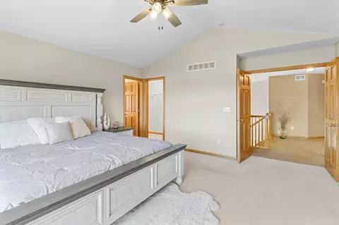Bedroom - 1517 Covington Ln, Eagan, MN 55122 photo 3 of 6