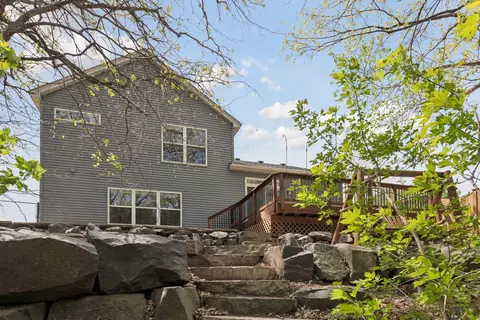 1658 Oakbrooke Cir, Eagan, MN 55122