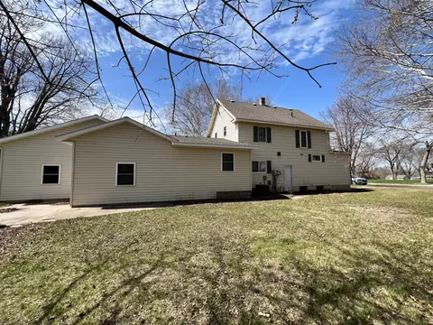 324 E Snelling Ave, Appleton, MN 56208 photo 4
