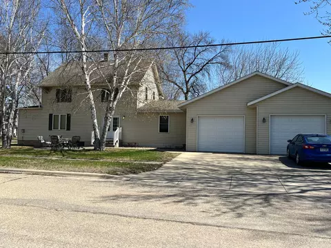 324 E Snelling Ave, Appleton, MN 56208 photo 2
