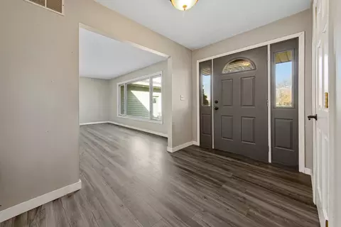 101 Mapleridge Dr, Mankato, MN 56001