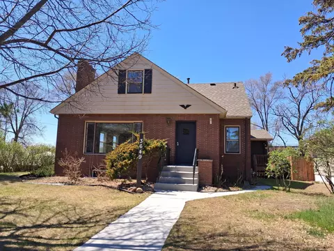 3649 Regent Ave N, Robbinsdale, MN 55422