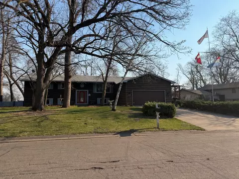 216 Lowell Rd, Champlin, MN 55316