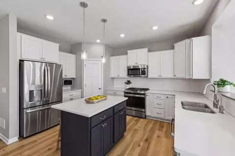 Kitchen - 4669 Carnation Ct, Excelsior, MN 55331 photo 4 of 4