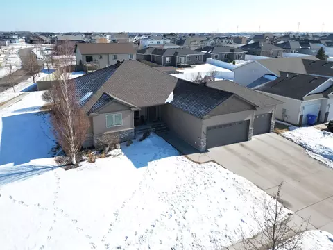 6810 24 St S, Fargo, ND 58104