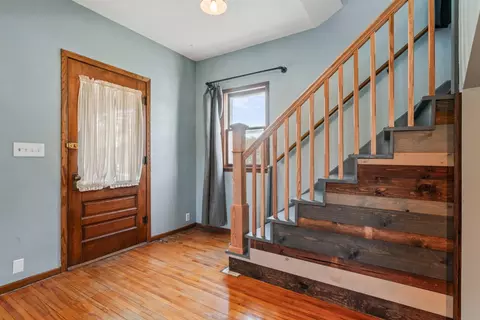 Entry Way - 800 9th St SE, Austin, MN 55912 photo 2 of 2