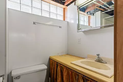 Bath - 800 9th St SE, Austin, MN 55912 photo 5 of 6