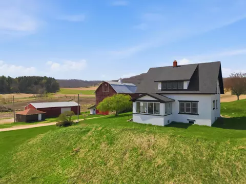 n19027 County Road F, Trempealeau, WI 54661