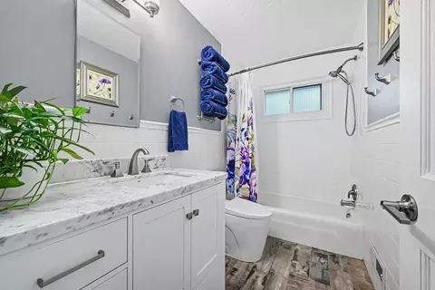 Bath - 4932 Hanover Rd, Mound, MN 55364 photo 1 of 1