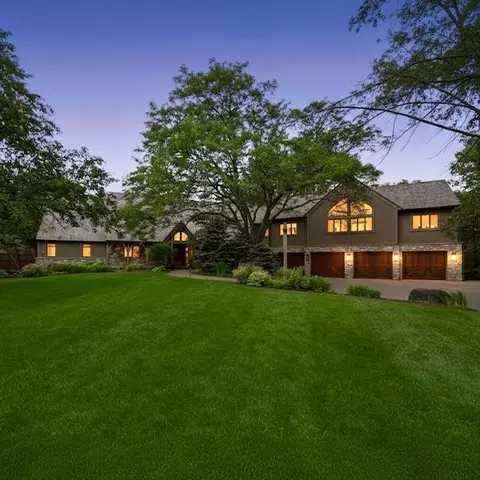 10420 Bluff Cir, Chaska, MN 55318