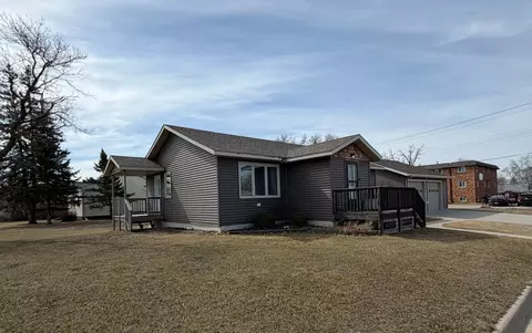 601 Main St S, Karlstad, MN 56732