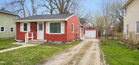 710 10th St SW, Willmar, MN 56201
