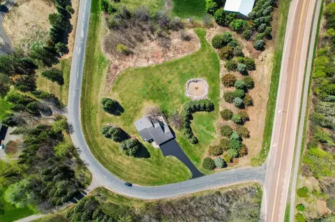 9820 Deerbrook Dr, Chanhassen, MN 55317