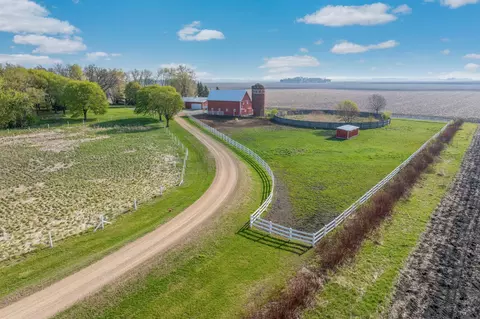 8332 440th Ave, Blue Earth, MN 56013