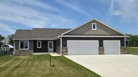 1309 18th St NE, Austin, MN 55912