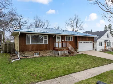 206 1st Ave NW, Kasson, MN 55944