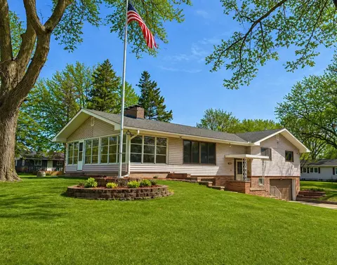 303 3rd Ave SW, Medford, MN 55049