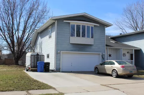 2108 28th Ave S, Fargo, ND 58103