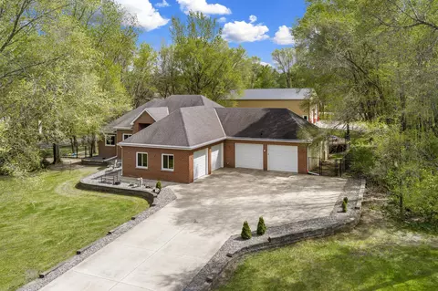 6370 232nd St W, Faribault, MN 55021