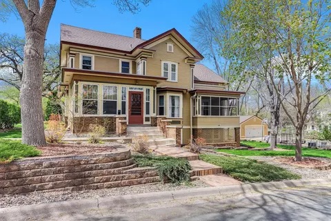 200 7th St W, Hastings, MN 55033