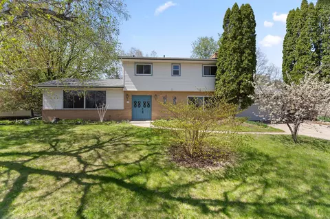 9908 Oxborough Rd, Bloomington, MN 55437