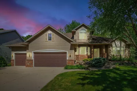 17142 Jonquil Ave, Lakeville, MN 55044